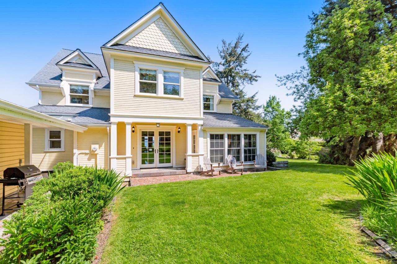 Marty'S Place Langley Exterior photo