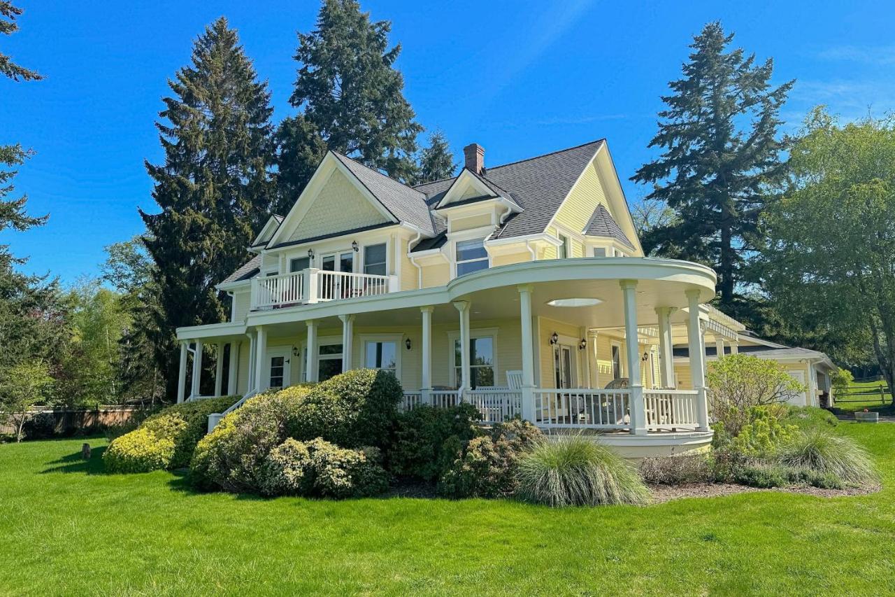Marty'S Place Langley Exterior photo